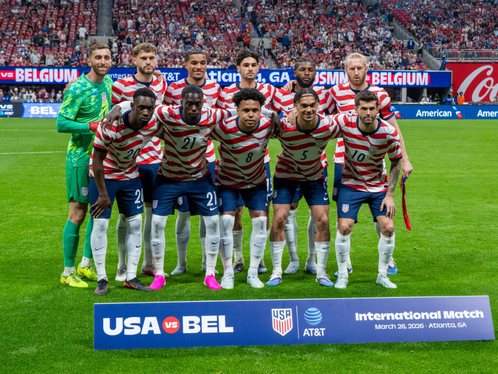 Estados Unidos vence a Australia 2-0 y se clasifica a octavos de final en el Mundial 2026