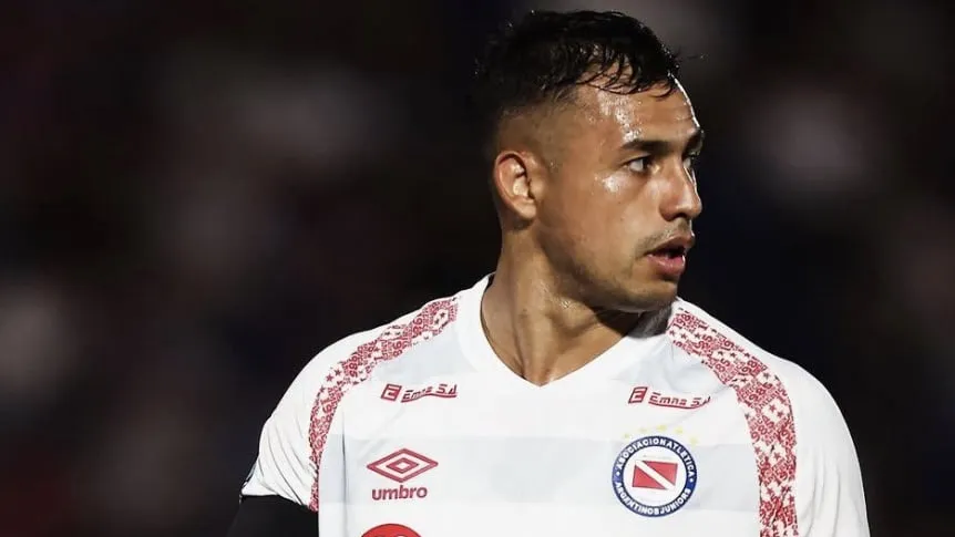 Independiente sacude el mercado de pases: ¿Quién reemplaza a Kevin Lomónaco?